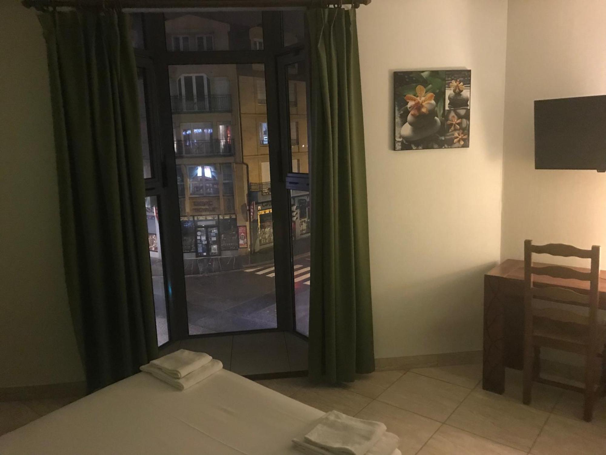 Hotel Couleurs Sud Centre-Ville Gare Charleville-Mezieres Ngoại thất bức ảnh