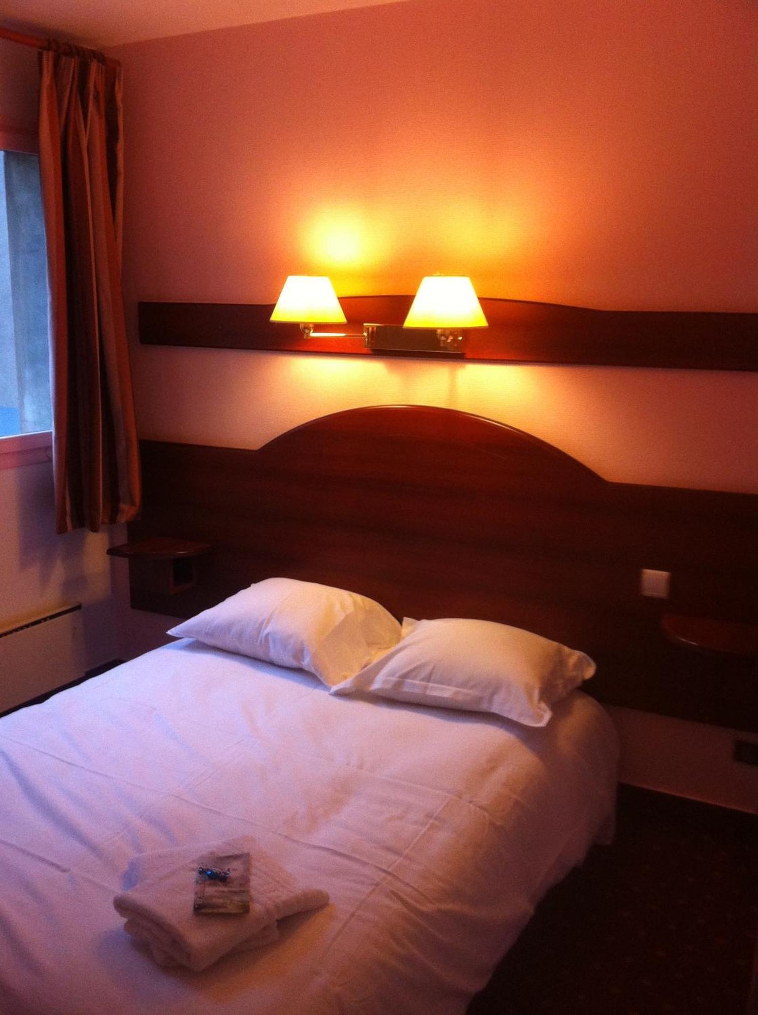 Hotel Couleurs Sud Centre-Ville Gare Charleville-Mezieres Ngoại thất bức ảnh