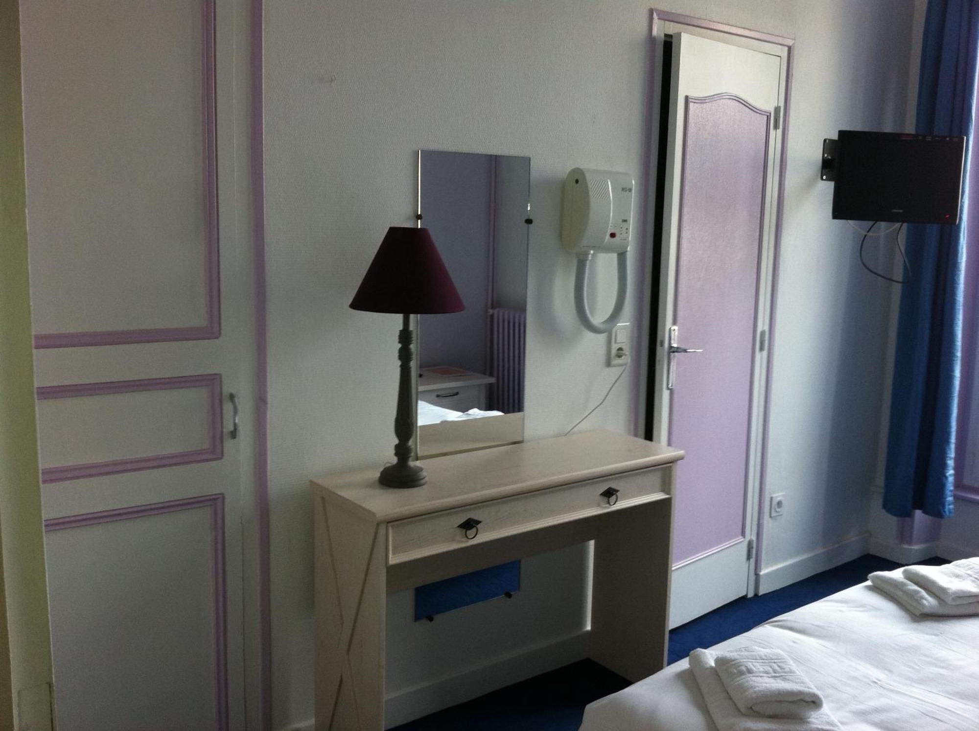 Hotel Couleurs Sud Centre-Ville Gare Charleville-Mezieres Ngoại thất bức ảnh