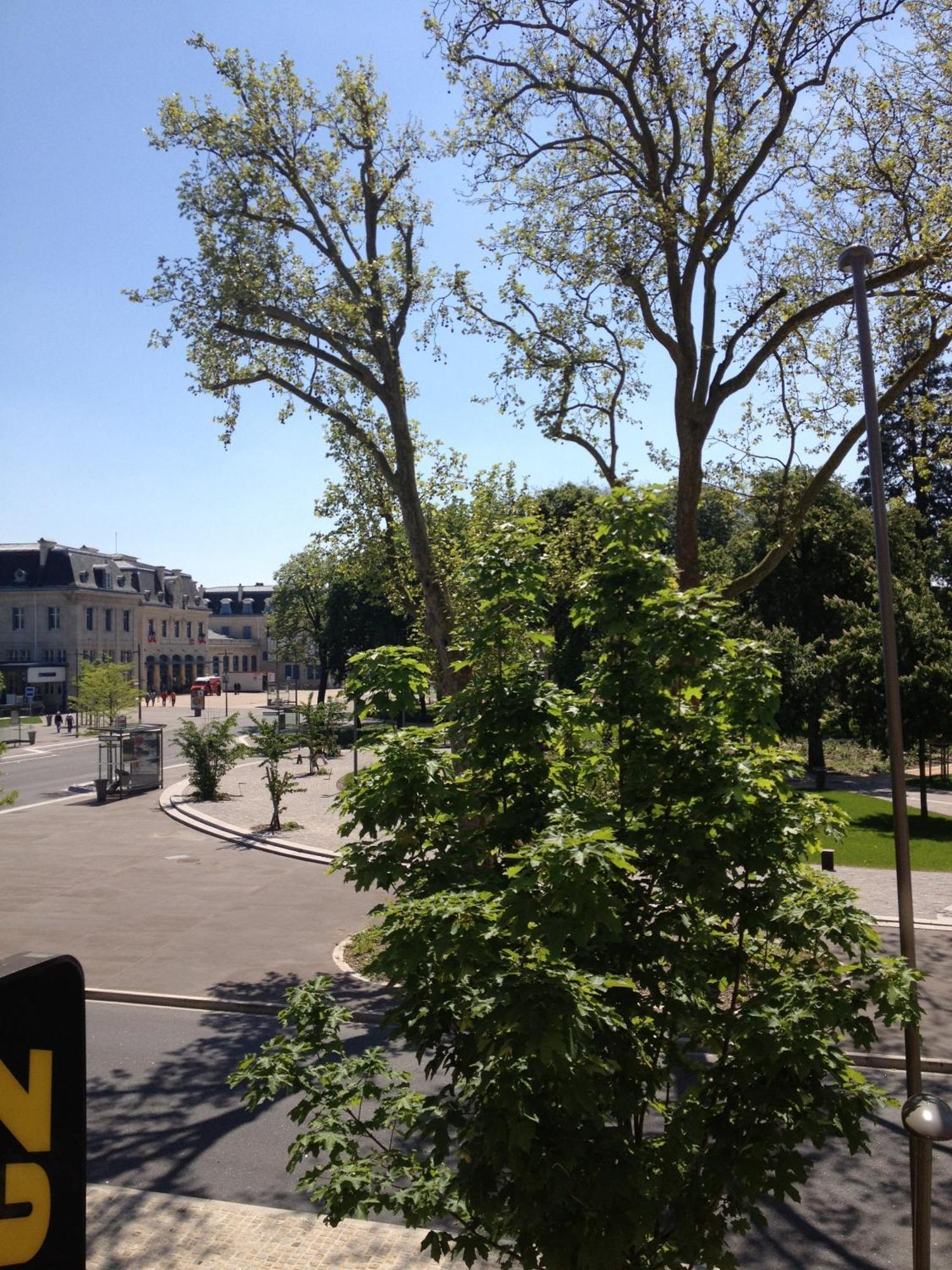 Hotel Couleurs Sud Centre-Ville Gare Charleville-Mezieres Ngoại thất bức ảnh