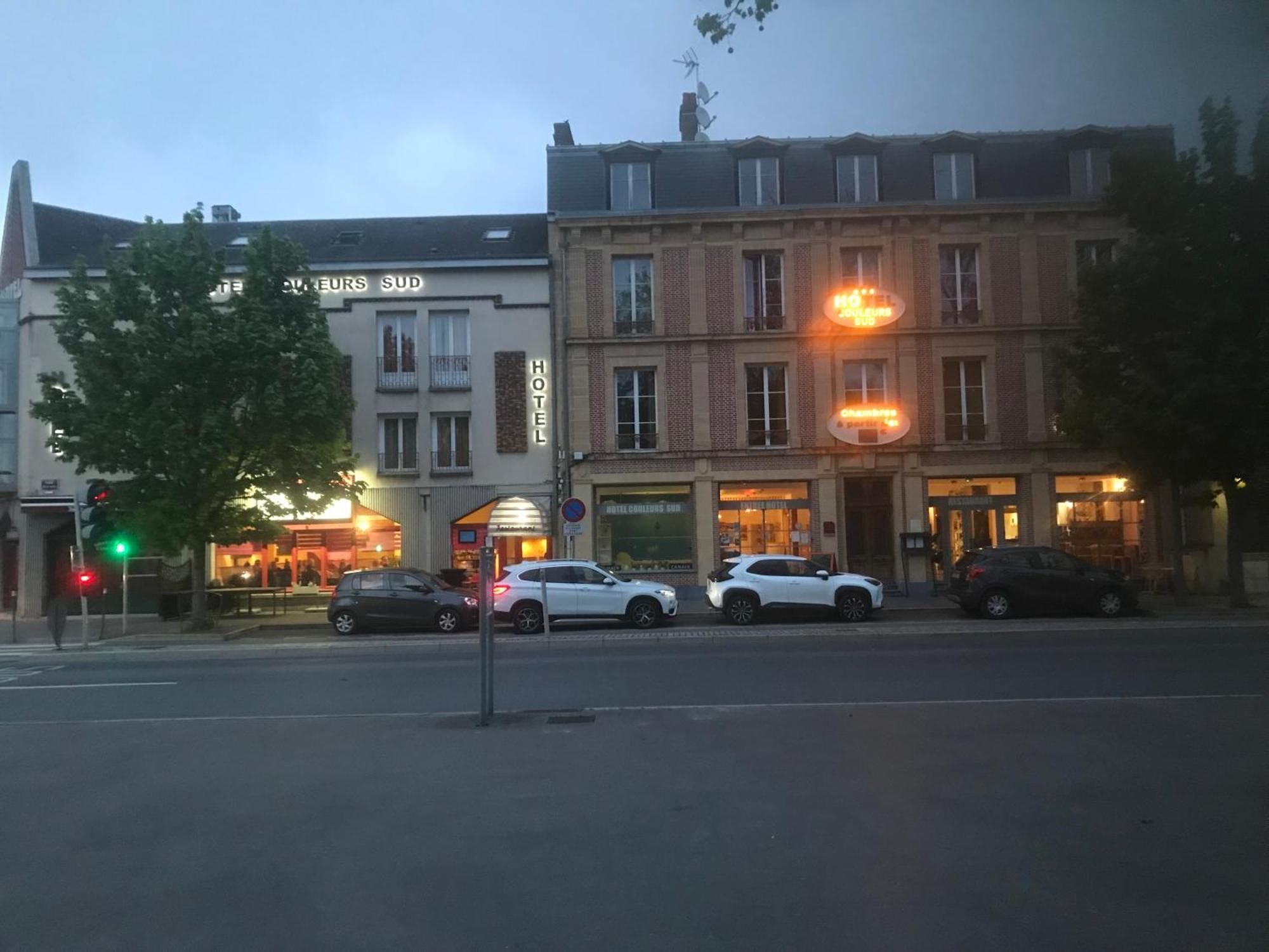 Hotel Couleurs Sud Centre-Ville Gare Charleville-Mezieres Ngoại thất bức ảnh