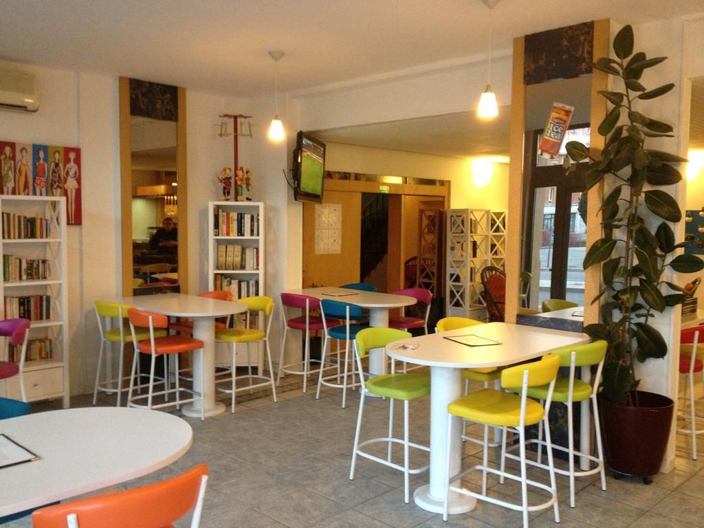 Hotel Couleurs Sud Centre-Ville Gare Charleville-Mezieres Ngoại thất bức ảnh